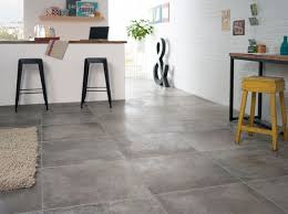 Quelles solutions s'offrent à nous pour faire la avant toute chose, faites attention aux épaisseurs : Choisir Le Bon Sol Pour La Maison Parquet Stratifie Carrelage Lino Cote Maison