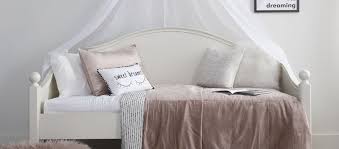 Shop wayfair for all the best daybed bedding. How To Buy A Daybed Living Spaces