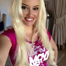 Wie wird daniela katzenbergers hochzeitskleid aussehen? Daniela Katzenberger Wird Ihr Brautkleid Doch Pink Intouch