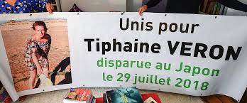 Entouré de spécialistes, archives sonores, protagonistes et grands témoins à l'appui, il rouvre les. Dd0lpu9u Djpxm