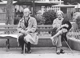 1962, lorsque l'algérie devient indépendante au terme d'un conflit déchirant, près d'un million de français d'algérie doivent s'exiler. Dans Les Archives De Match Pieds Noirs Souvenirs D Algerie