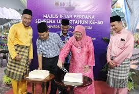 Hashim dan timbalan naib canselor (hal ehwal…» Usm News Portal Pengerusi Lgu Dan Naib Canselor Berbuka Puasa Bersama Lebih 2 500 Warga Usm