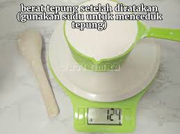 Panaskan kuali dan masukkan 1 sudu besar butter. Rupanya Ini Teknik Asas Sukat Tepung Guna Cawan Barulah Adunan Kek Biskut Tak Lembik Keras Terlebih Tepung Keluarga