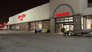 Does jewel osco pay weekly? Jewel Osco Dollar General Shop And Save Market Whole Foods Among Stores Opening Early For Seniors During Coronavirus Outbreak Abc7 Chicago
