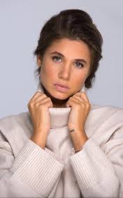 Elsa Maria Pop, London