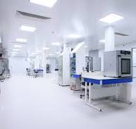 Panneau sandwich isolant pour salle propre en système monobloc