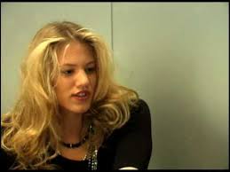 Das ist nicht euer leben. Austrias Next Topmodel Larissa Nach Dem Aus Bei Germanys Next Topmodel Youtube