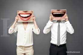 Dengan gigi putih dan bersih membuat kita merasa lebih percaya diri ketika menebar senyum dan berbicara dengan orang lain. Bahan Rumahan Ini Bisa Digunakan Sebagai Cara Memutihkan Gigi Secara Alami