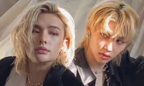 Stray kids (스트레이 키즈) 현진 hyunjin 봇 공식 트위터 입니다. Stray Kids Hyunjin And Felix Show Off Their Charm As Models Somag News