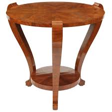 Walnut Round Art Deco Side Table 1930 S 1stdibs Com Side Table Round Art Art Deco Furniture