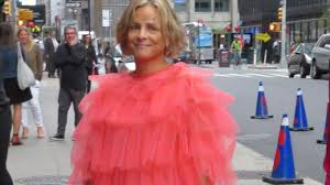 Wir haben vorher schon gewusst, dass bohlen krank ist. Amy Sedaris Sonderliche Synchron Stimme