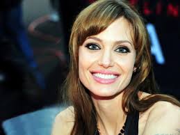 What makes the most attractive female lips?