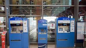 Distributeur de billet de train. Attention Monter De Bonne Foi Sans Billet Dans Un Ter Vous Expose Desormais A Un Surplus Kilometrique Lci