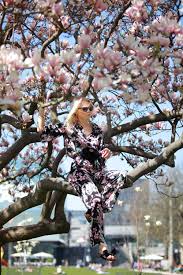 Everything from art, film, catwalk, music, pop culture, emerging brands, and upcoming art exhibitions have been analysed. Retro Floral Print All Over Trend Belt Bag Inessafashioness Com