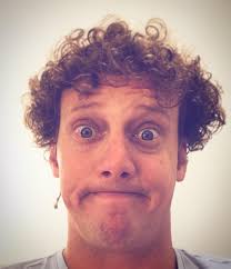 Vakantie! Het eerste seizoen van 'Adem in Adem uit' zit erop. Heel hard  gewerkt om er een leuke show voor jullie van te maken. In augustus komt het  complete nieuwe decor en