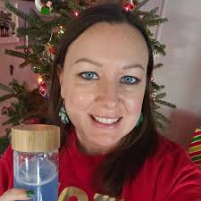 If you're looking for a mascara that can stay 12 hrs and smudge proof also  water proof then Everly Beauties Lash Overload Mascara is for you . Inbox  to Everly Beauties for