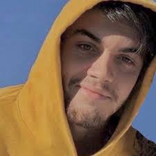 Zoe Auer's Instagram, Twitter & Facebook