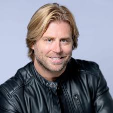 Beau Davidson's Instagram, Twitter & Facebook