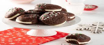 Whoopie Pies Aux 3 Chocolats Freddo Whoopie Pies Desserts Delicious Desserts