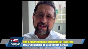 Más fotos de la entrega de conservas MARESS de la Conservera ISIS. El  papito pesquero de Paita, Ing. Carlos Enrique Requena Suyon. Gracias por  ser nuestro leal seguidor. www.perupesquero,org