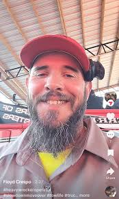 Since we're all posting our forklifts, here's my baby.