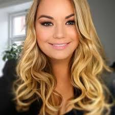 Sarah Conroy's Instagram, Twitter & Facebook