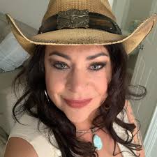 Security footage released by Whistle Stop Coffee Shop shows the moment a  suspect, armed with a gun, began his crime spree by carjacking a father and  his daughter. The suspect later shot