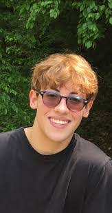 Lorena Stratton's Instagram, Twitter & Facebook