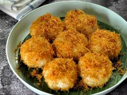 Kue bugis ketan hitam ini bisa dibuat dengan mudah di rumah. Camilan Akhir Pekan Ini Serundeng Ketan Yang Bisa Bikin Nagih Terus Indozone Id