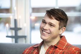 Samuel Henning sprider glädje med musik