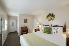 Guests enjoy the free breakfast. Boutique Inn Carmel By The Sea Ca Carmel Green Lantern Inn
