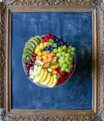 A cute, fun, tasty and super easy to assemble snack for the holidays. How To Make A Fruit Platter Fruit Tray Veggie Desserts