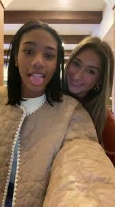 Ann Easterling's Instagram, Twitter & Facebook