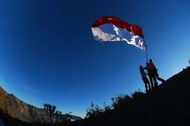 Unknown 1 agustus 2018 07.03. Makna Mendalam Lirik Lagu Hari Kemerdekaan 17 Agustus Tahun 45 Pada Perayaan Hut Ri Ke 76 Semangat News