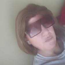 No tener expectativas y esperar nada de nadie es lo mejor que puedes hacer  ,la decepción es inevitable si haces lo contrario.