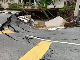 20 jalan dagang 1/1a, taman dagang, 68000 ampang, selangor, malaysia, ampang; Massive Sinkhole Along Jalan U Thant Avoid Ampang Hilir At All Cost Wapcar