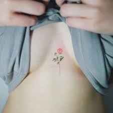 No olvides dar click en los tatuajes más peligrosos que jamás debes hacerte para que nunca se te ocurra hacerte uno de esos. á… Tatuajes De Mujer En El Pecho Tatuajes Tattoos