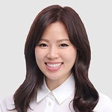 Daphne Cheng's Instagram, Twitter & Facebook