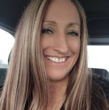 Jen Staples's Instagram, Twitter & Facebook