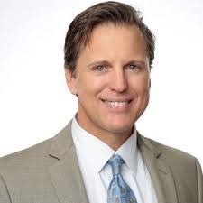 Elizabeth Vipond's Instagram, Twitter & Facebook