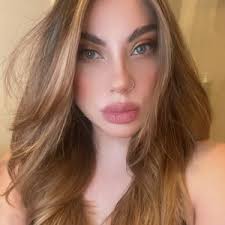 Michelle Marroquín (@mich.marrs)