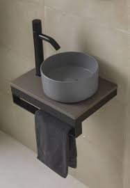 Come Arredare Un Bagno Piccolo Lavabo Minimo 25cm Ceramica Cielo Bagno Piccolo Idee Bagno Piccolo Arredamento Piccolo Bagno
