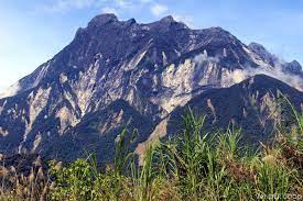 Sebolehnya, mulakan pendakian sebelum 8 pagi untuk dapatkan pemandangan yang tidak ditutup kabusdan turun sebelum 3 petang. Pemandangan Gunung Kinabalu Megah Menjulang Langit Yang Mengagumkan Gambar Gambar Vander Good