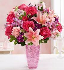 To order valentine's day flowers online simply choose which bouquet. 32 Popular Valentine Flowers Bouquet For A Romantic Moment Homepiez Valentine Flower Arrangements Valentine S Day Flower Arrangements Valentines Flowers