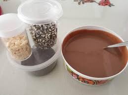 Perhatikan cara membuat kue kering cokelat agar hasilnya cantik dan enak. Resepi Choco Jar