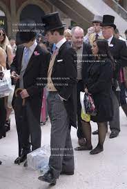 Horse Racing Systems Horse Betting Systems The Midas Method Ascot Horse Racing Horse Race Hats Royal Ascot