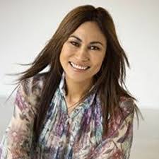 Rochelle Bennett's Instagram, Twitter & Facebook