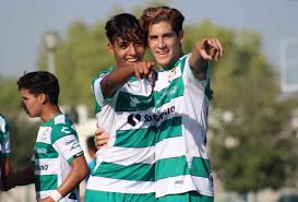 Santiago rené muñoz robles is a professional footballer who plays as a forward for liga mx club santos laguna. Juveniles De Santos Laguna Van Al Tri El Siglo De Torreon