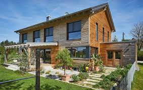 „richtig gut bauen bedeutet, ein ökologisches, ökonomisches und schönes haus bauen. Pin Auf Landhaus Fertighauswelt