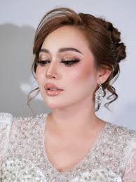 INTON for JB Master Bridal Class . Dress @emy_woo Hairstylist @by_emmielee  Vanue Hotel Avanue JB . . Book your slot now #Makeuppengantin #makeupnikah  #makeupsanding #makeuptunang #MuaRawang #Muakl #MuaSentul #MuaGombak  #Muatunang #Muanikah #MuaSanding #